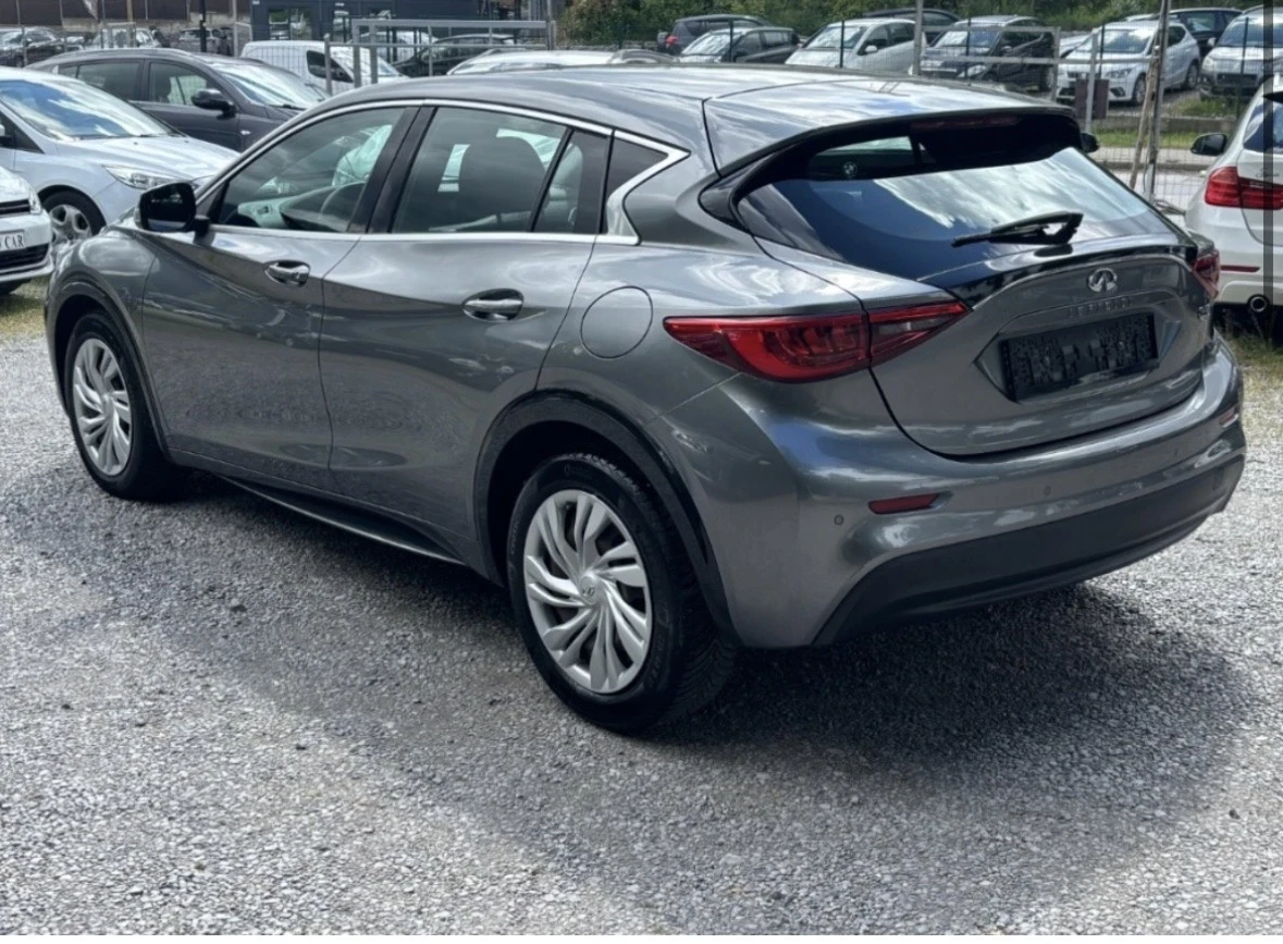 Infiniti Q30 1.5 CDTI, снимка 4 - Автомобили и джипове - 54780474