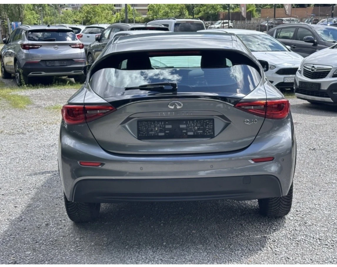 Infiniti Q30 1.5 CDTI, снимка 5 - Автомобили и джипове - 54780474