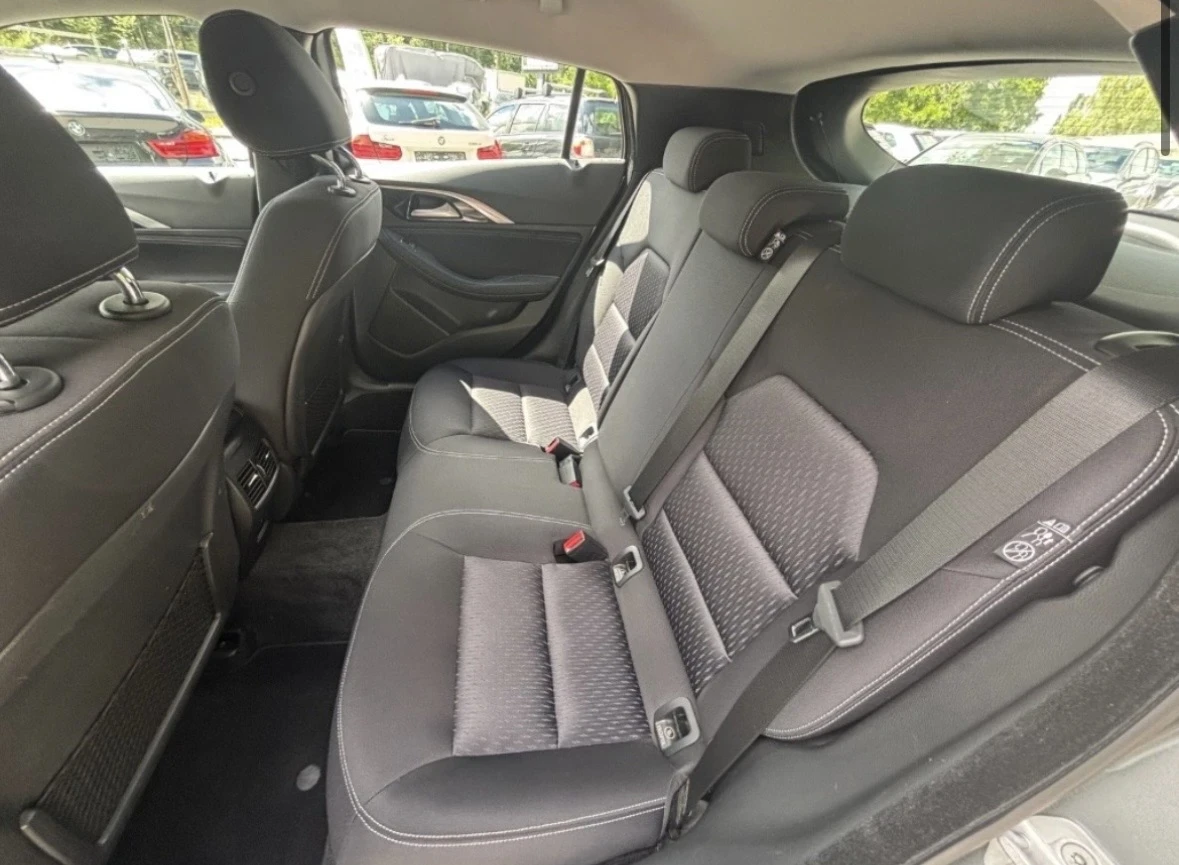 Infiniti Q30 1.5 CDTI, снимка 12 - Автомобили и джипове - 54780474