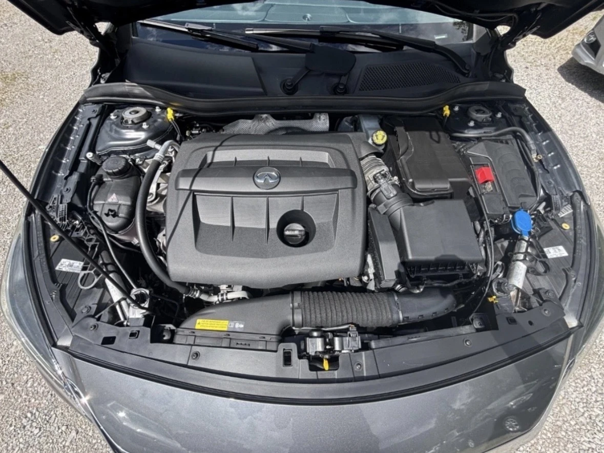 Infiniti Q30 1.5 CDTI, снимка 14 - Автомобили и джипове - 54780474