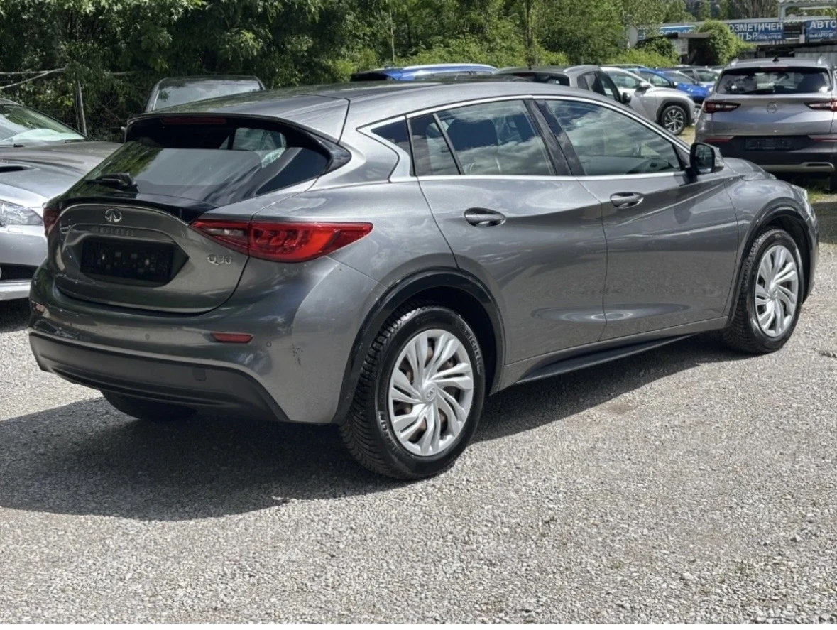 Infiniti Q30 1.5 CDTI, снимка 6 - Автомобили и джипове - 54780474