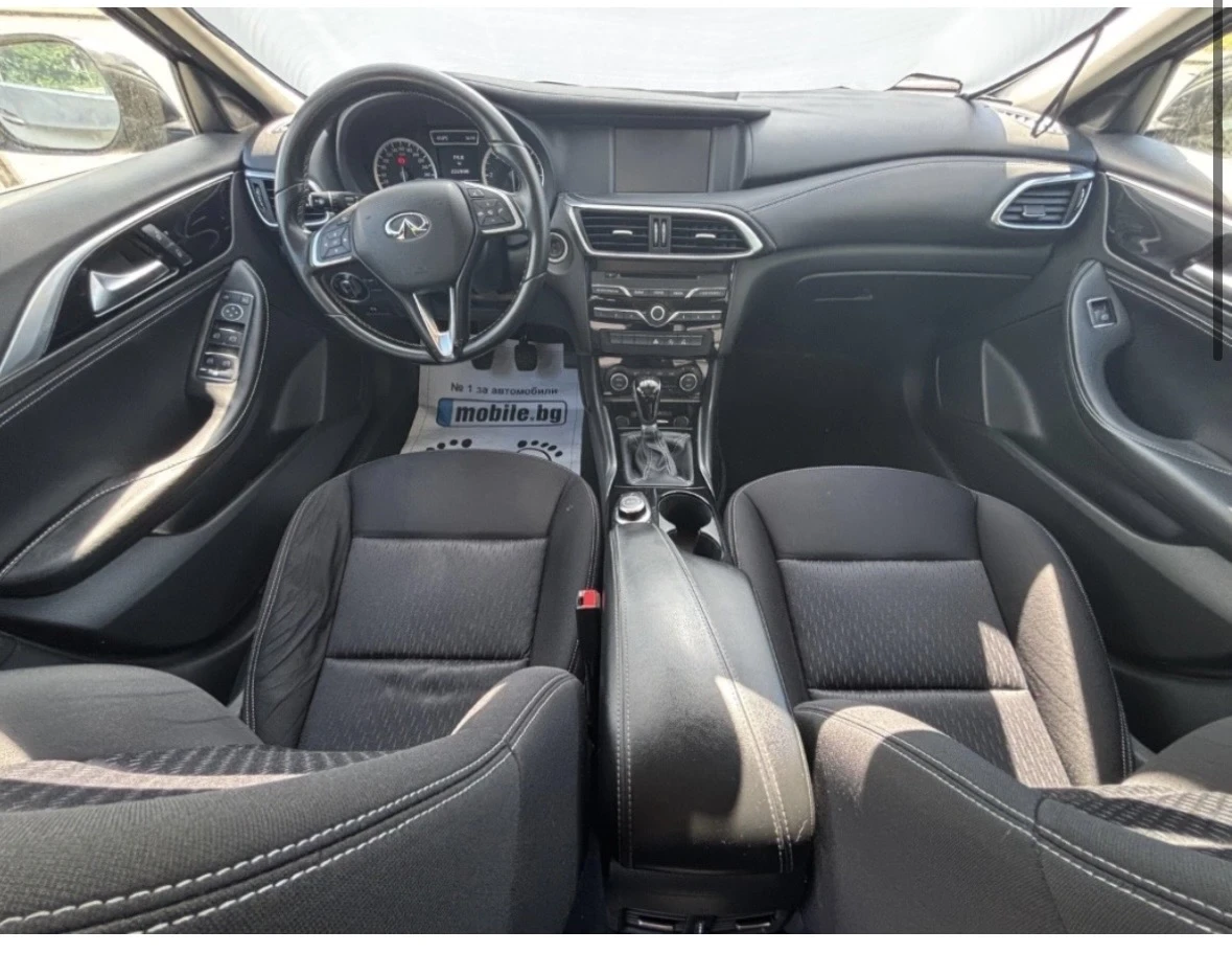 Infiniti Q30 1.5 CDTI, снимка 10 - Автомобили и джипове - 54780474