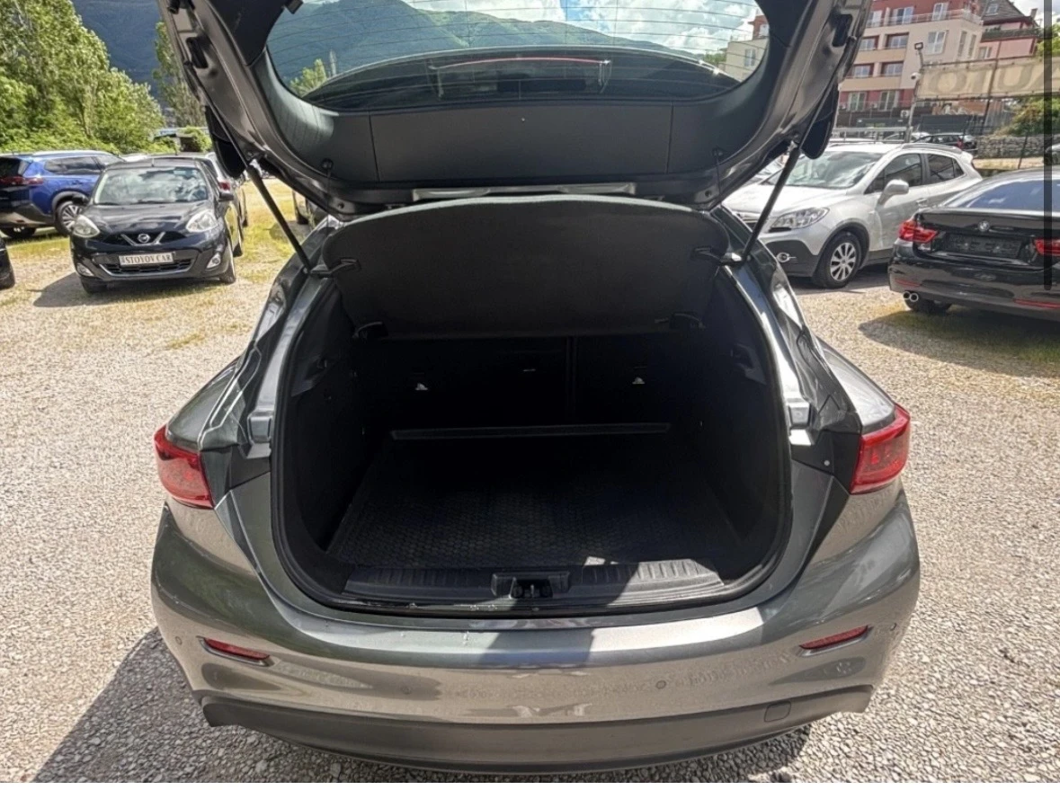 Infiniti Q30 1.5 CDTI, снимка 7 - Автомобили и джипове - 54780474