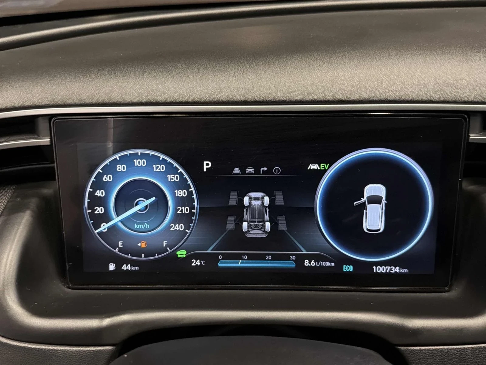 Hyundai Tucson  Ultimate AWD| 360  Камери | Обдух | Bose, снимка 11 - Автомобили и джипове - 54822702