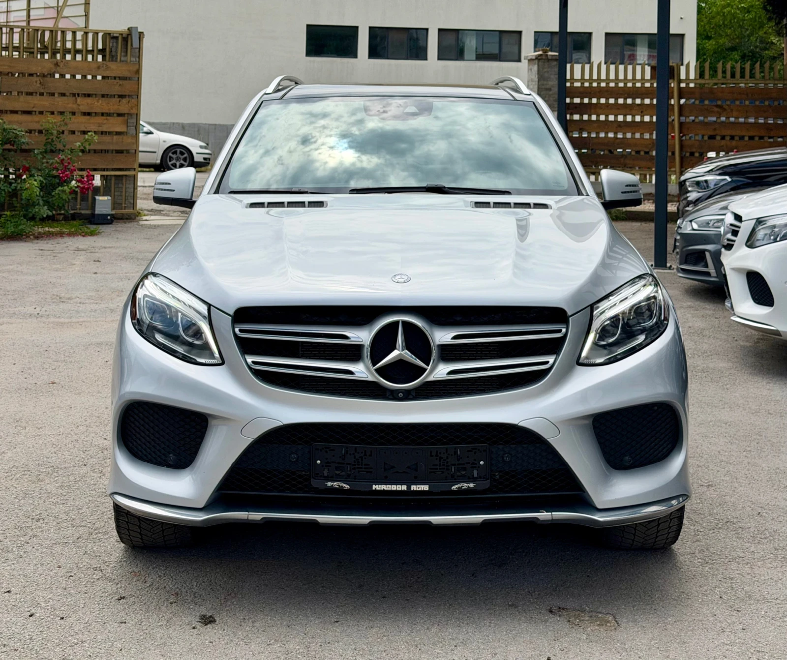 Mercedes-Benz GLE 400 AMG-pack , снимка 2 - Автомобили и джипове - 55138468