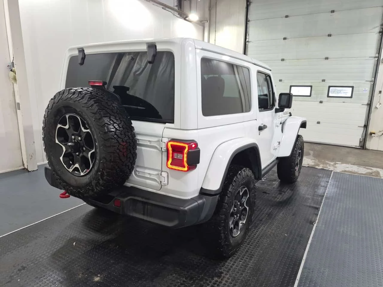 Jeep Wrangler RUBICON * CARFAX * АВТОКРЕДИТ * , снимка 3 - Автомобили и джипове - 56226059