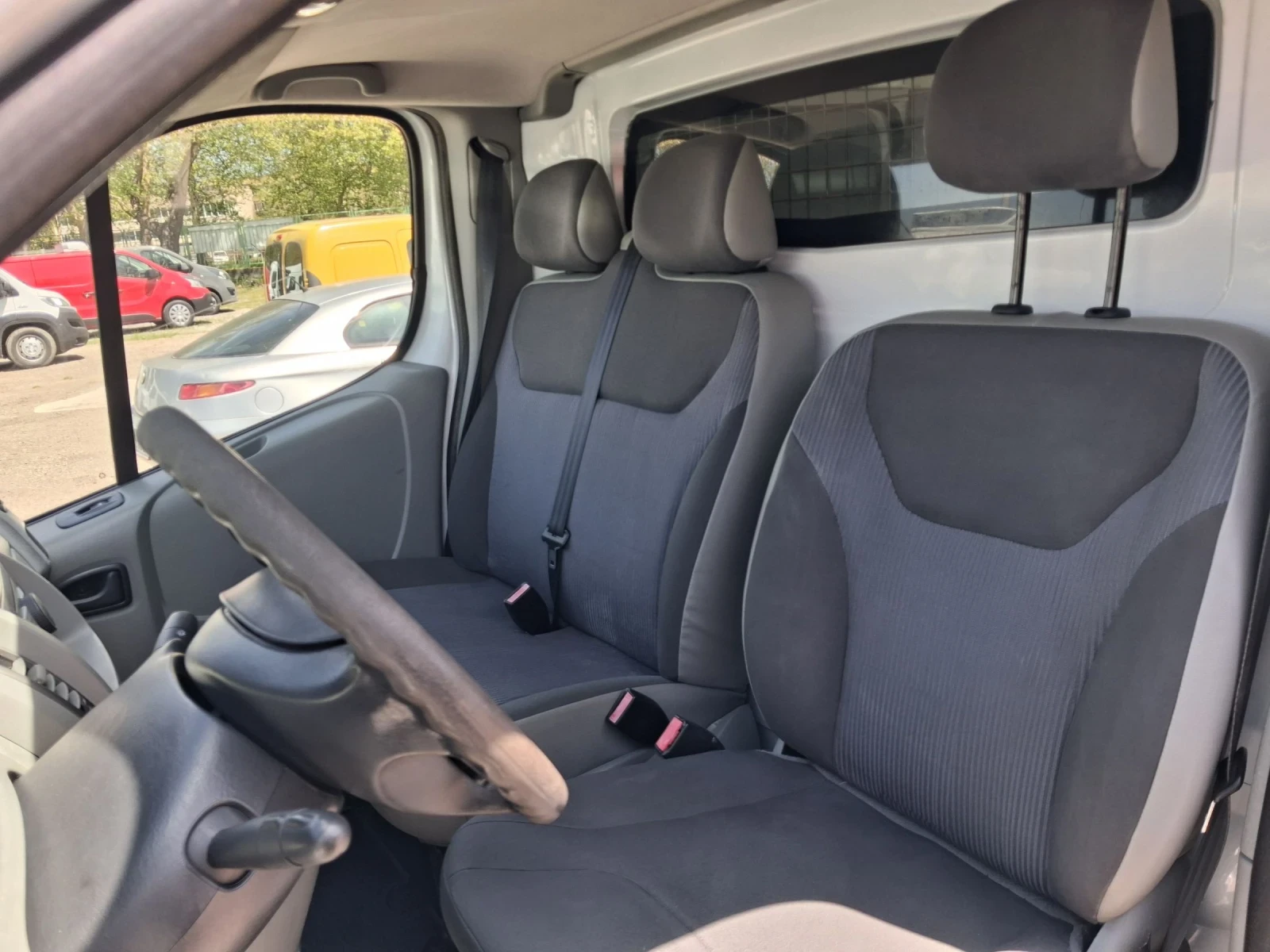 Opel Vivaro 1.9, 101 �.�. 6 ��������, ������ ��������� | Mobile.bg � ����������� 12