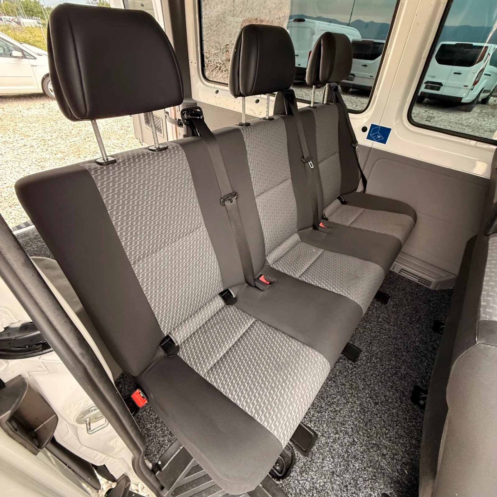 VW Crafter 2.0TDi-9местен-Клима-Евро5, снимка 12 - Бусове и автобуси - 55123114