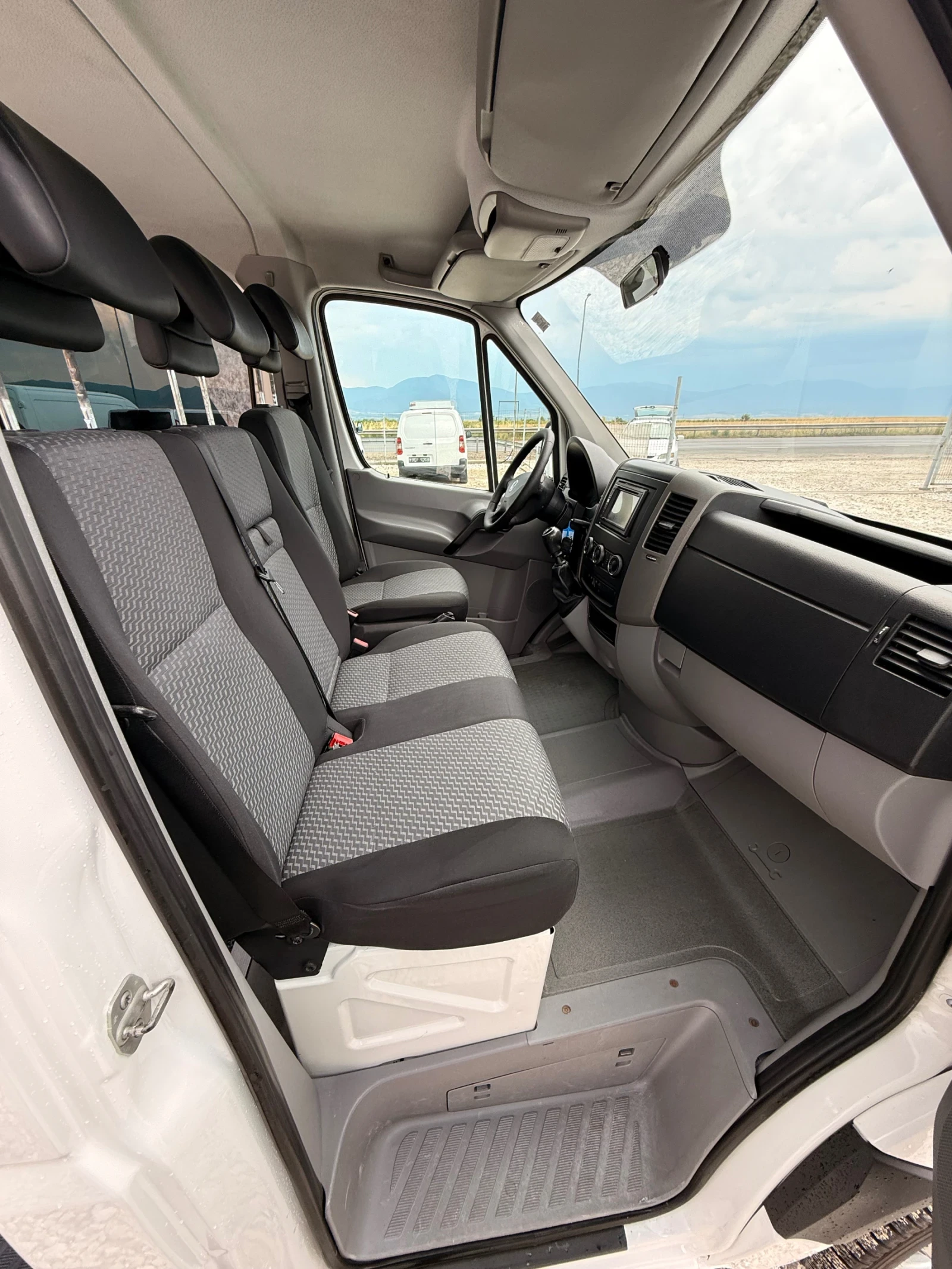 VW Crafter 2.0TDi-9местен-Клима-Евро5, снимка 13 - Бусове и автобуси - 55123114