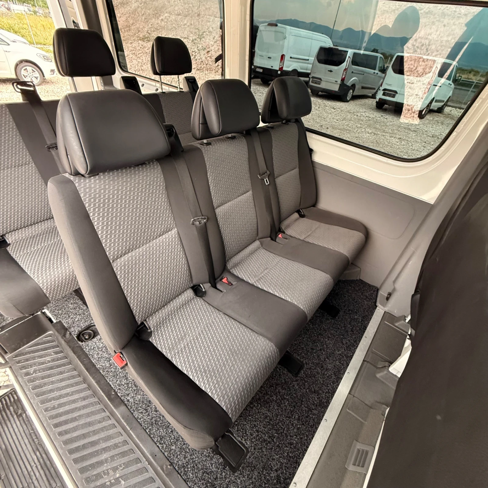 VW Crafter 2.0TDi-9местен-Клима-Евро5, снимка 11 - Бусове и автобуси - 55123114