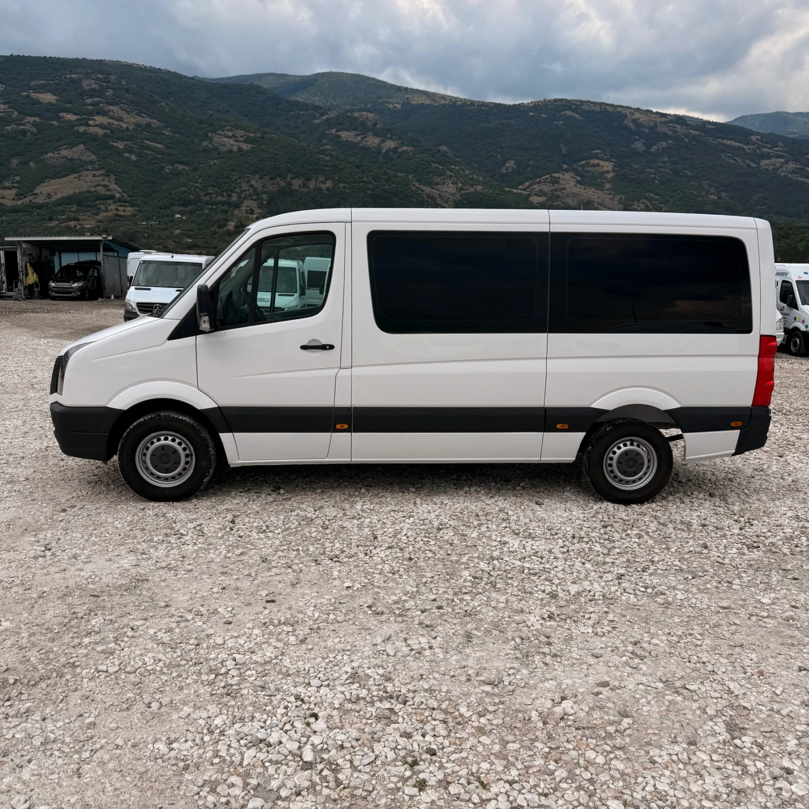 VW Crafter 2.0TDi-9местен-Клима-Евро5, снимка 4 - Бусове и автобуси - 55123114