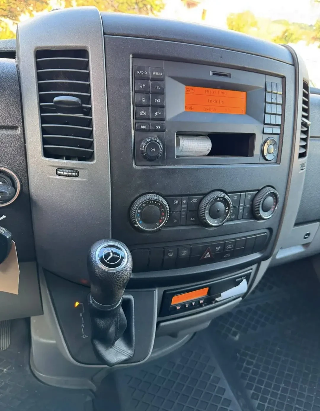 Mercedes-Benz Sprinter 316 * 4X4* 8-Местен* КЛИМА* ШВЕЙЦАРИЯ* , снимка 6 - Бусове и автобуси - 56171268