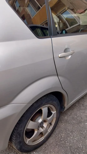 Toyota Corolla verso 2.2 D4D, снимка 3