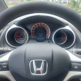 Honda Jazz 1.4, снимка 14 - Автомобили и джипове - 45354320