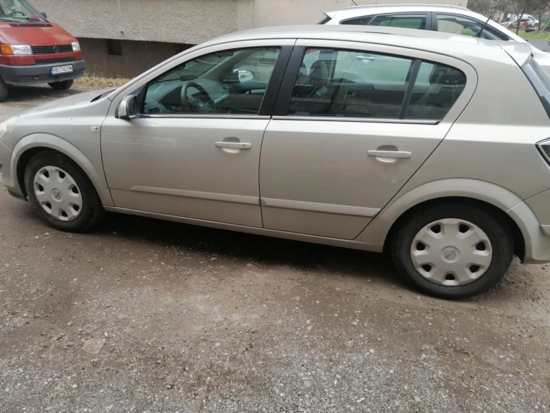 Opel Astra 1.7, снимка 2 - Автомобили и джипове - 48263671