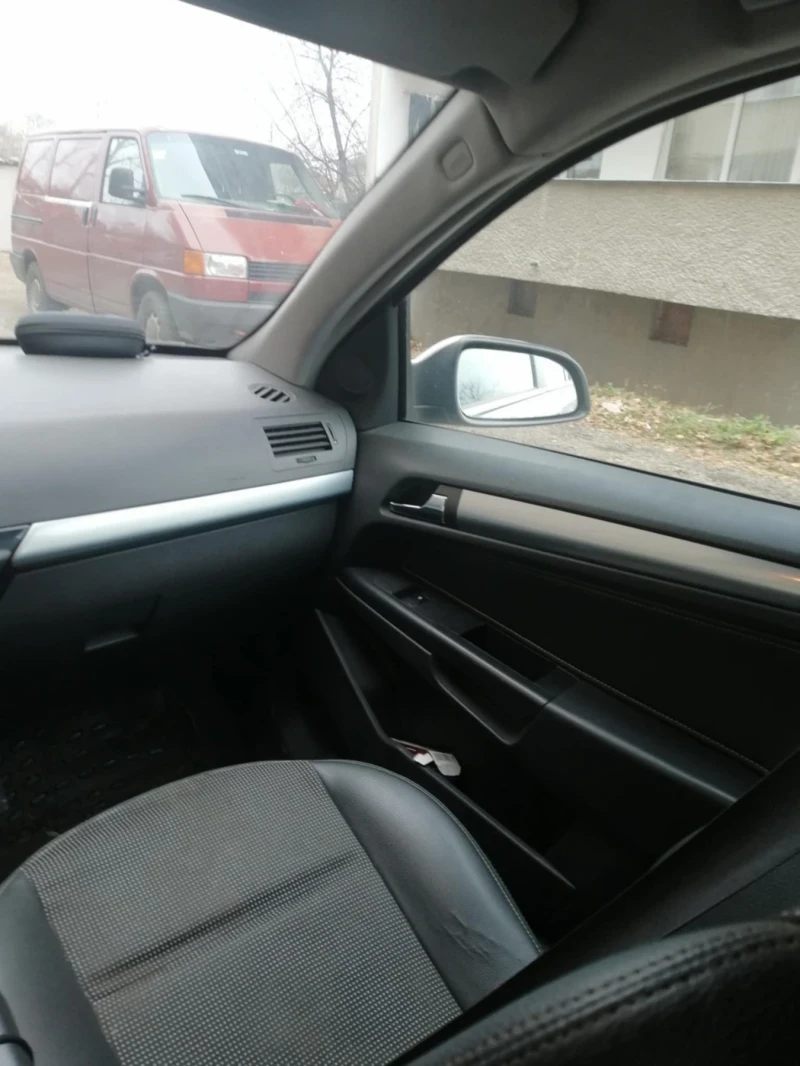 Opel Astra 1.7, снимка 5 - Автомобили и джипове - 48263671