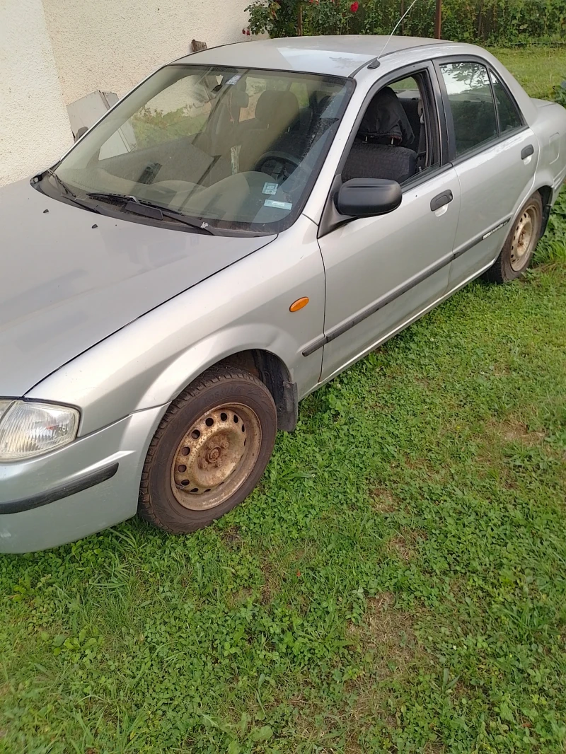 Mazda 323, снимка 2 - Автомобили и джипове - 48283647