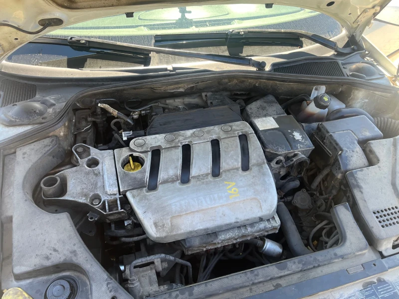 Renault Laguna 2 , 1.8 16V газ/бензин, снимка 6 - Автомобили и джипове - 52257508