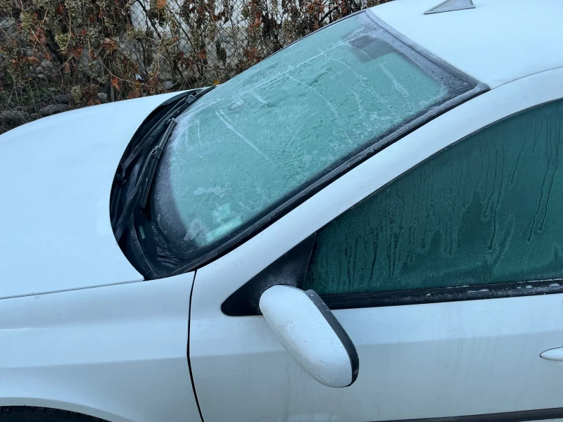 Renault Laguna 2 , 1.8 16V газ/бензин, снимка 8 - Автомобили и джипове - 52257508