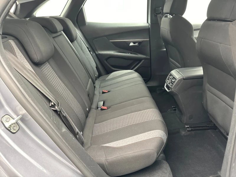 Peugeot 3008 1.5BlueHdi EAT8, снимка 11 - Автомобили и джипове - 52507713