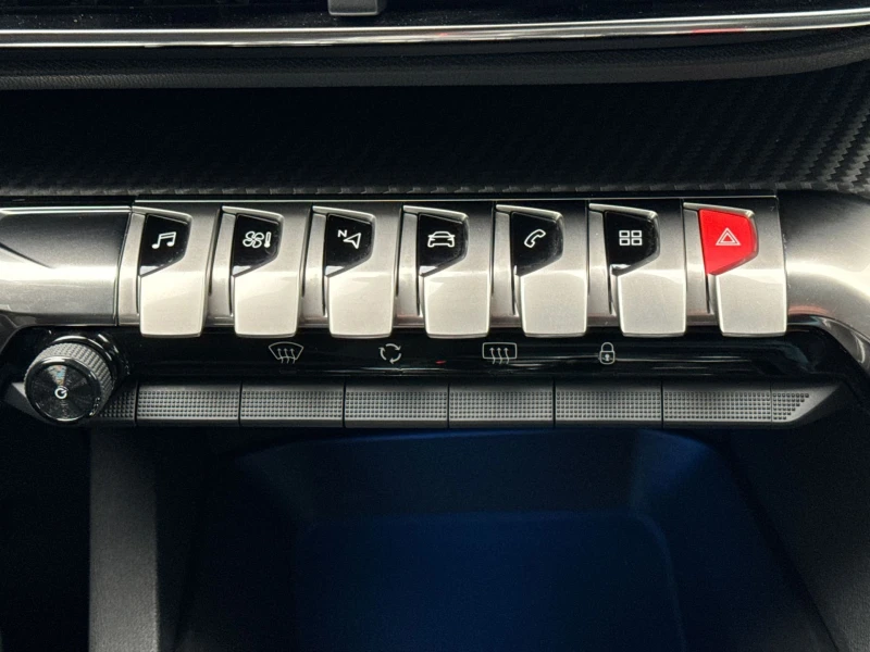 Peugeot 3008 1.5BlueHdi EAT8, снимка 13 - Автомобили и джипове - 52507713