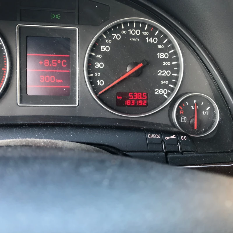 Audi A4 2.0, снимка 6 - Автомобили и джипове - 52393108