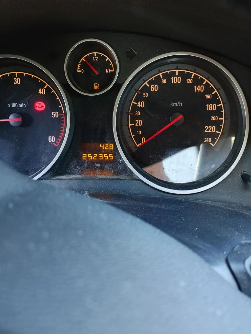 Opel Astra 1.7 CDTI 101KC, снимка 7 - Автомобили и джипове - 52528043