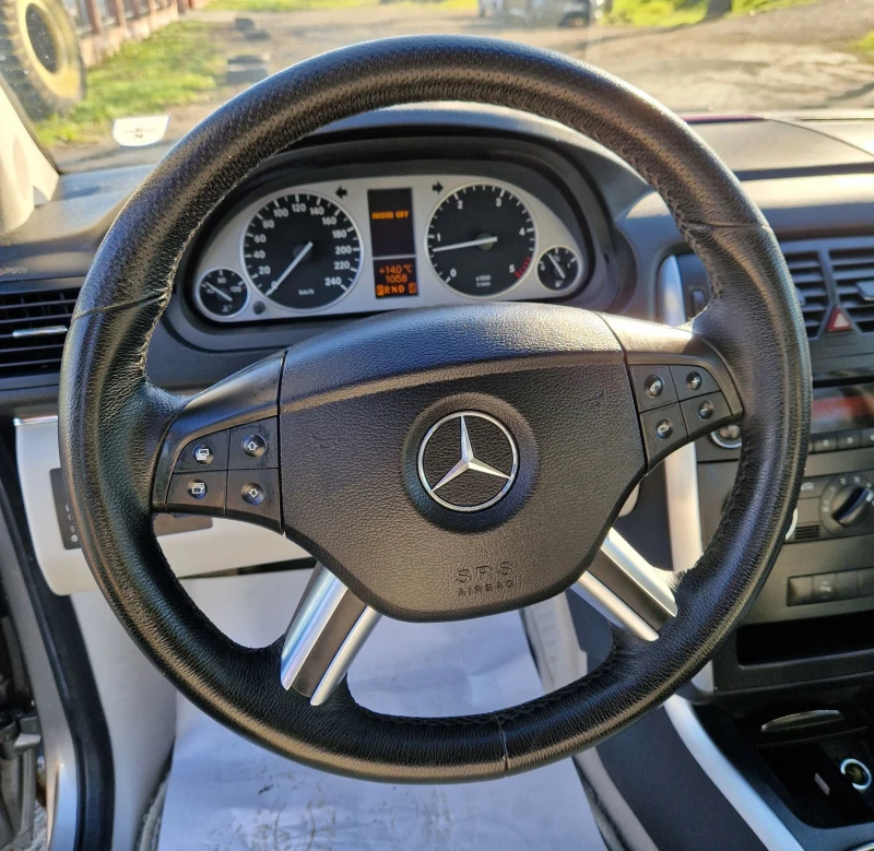 Mercedes-Benz B 180 Automatic , снимка 9 - Автомобили и джипове - 52736500