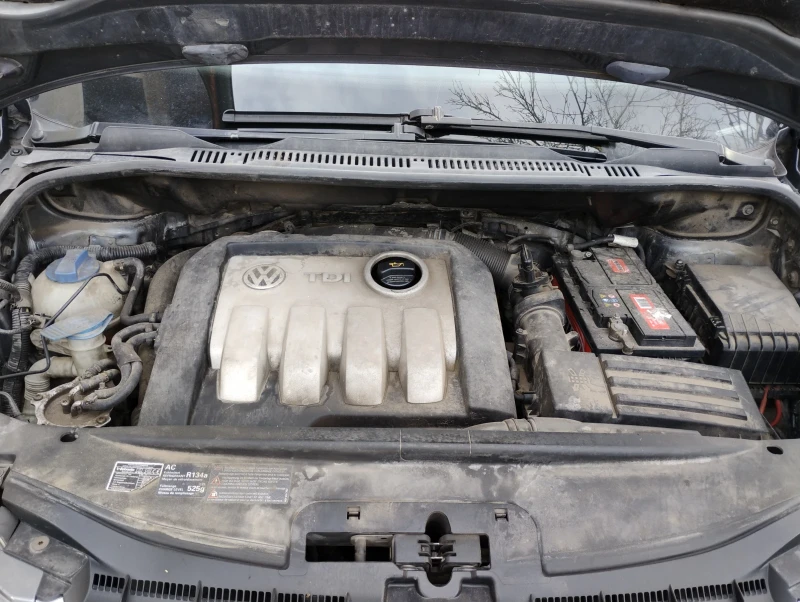 VW Touran 1.9 TDI, снимка 11 - Автомобили и джипове - 53213146