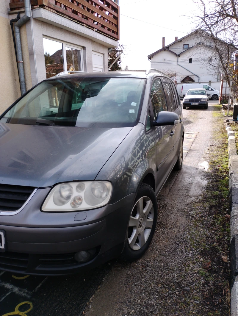 VW Touran 1.9 TDI, снимка 3 - Автомобили и джипове - 53213146