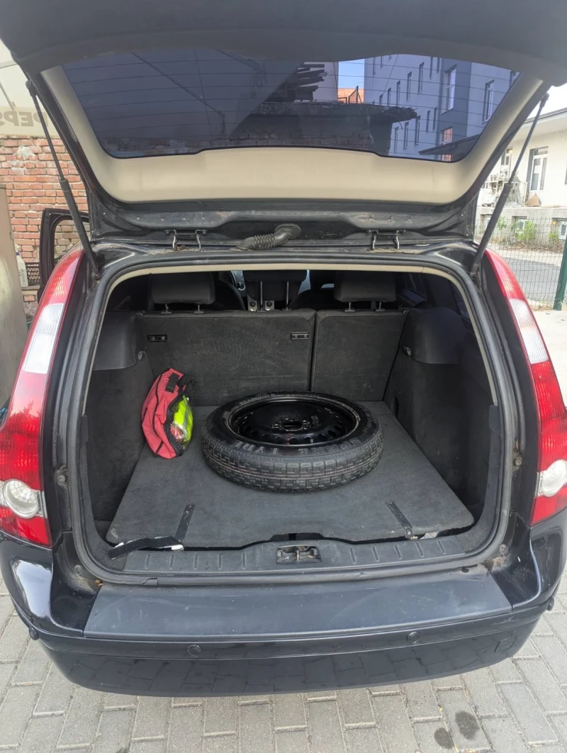 Volvo V50 2.0i газ, снимка 10 - Автомобили и джипове - 53474768