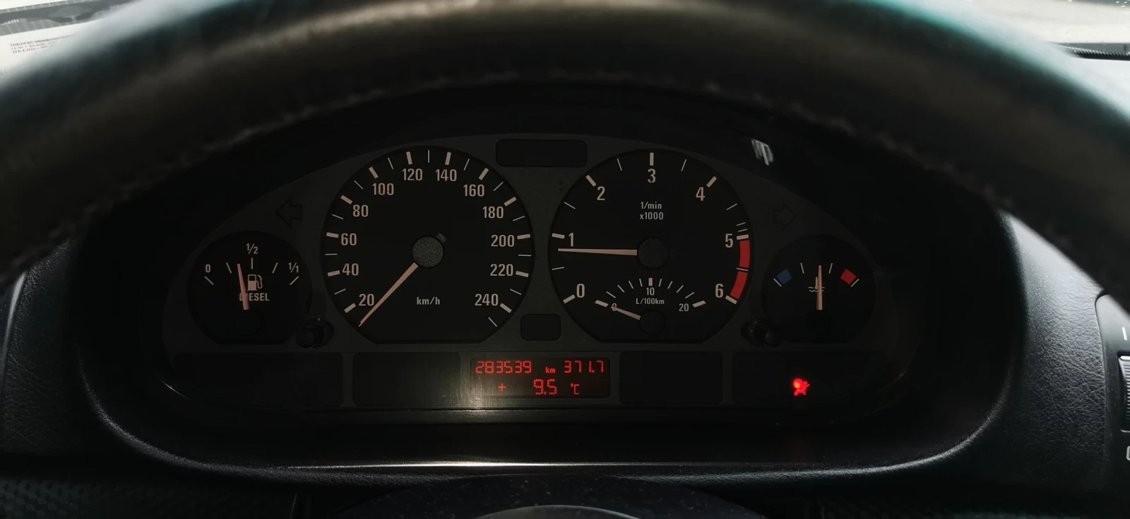 BMW 320  6 скорости - изображение 6