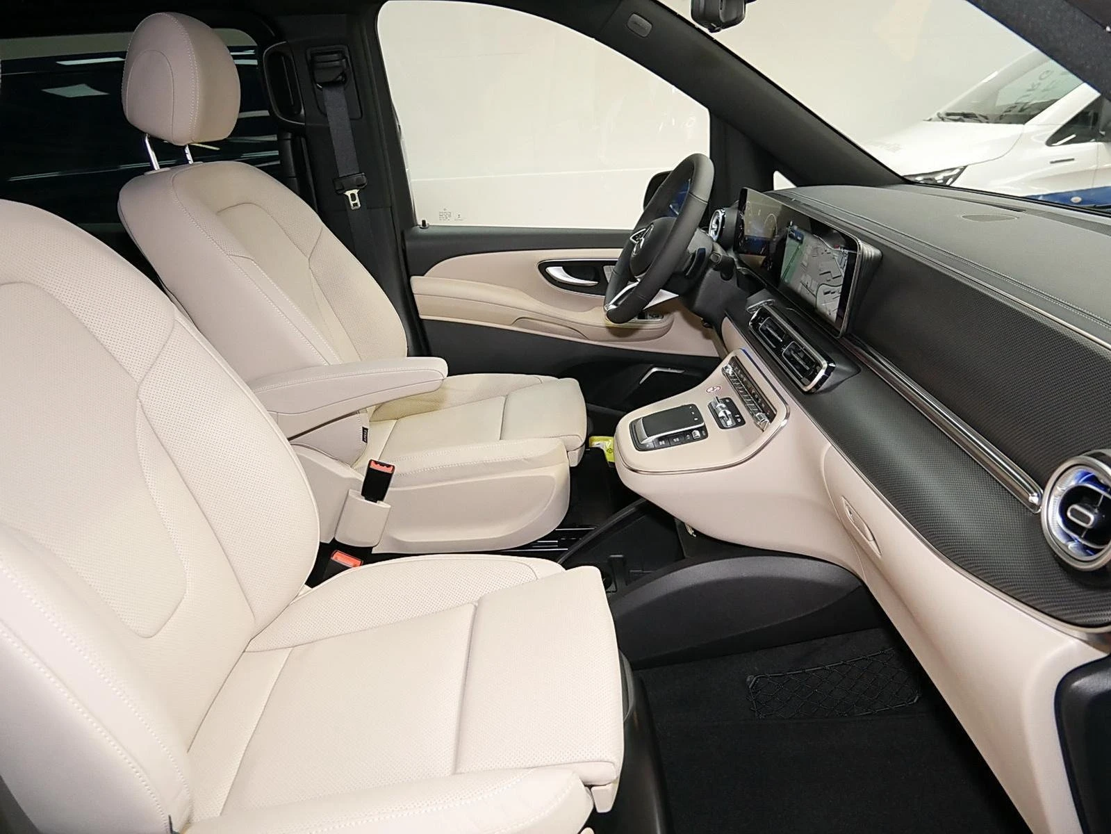 Mercedes-Benz V 300 d/AMG/4M/EXTRALONG/BURMESTER/NIGHT/360/AIRMATIC/ - изображение 10