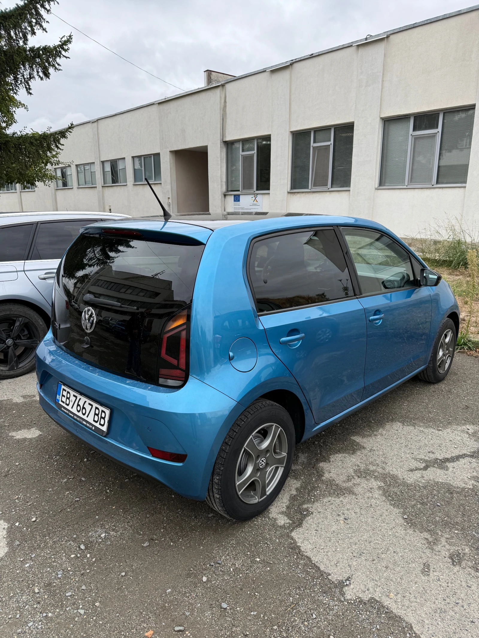 VW Up 1.0 Автоматик - изображение 3