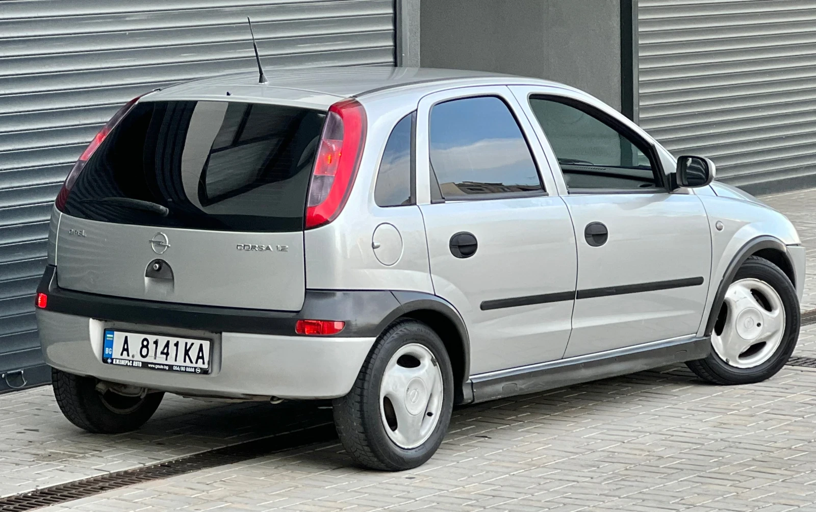 Opel Corsa 1.2i 75 к.с 2004г - изображение 5