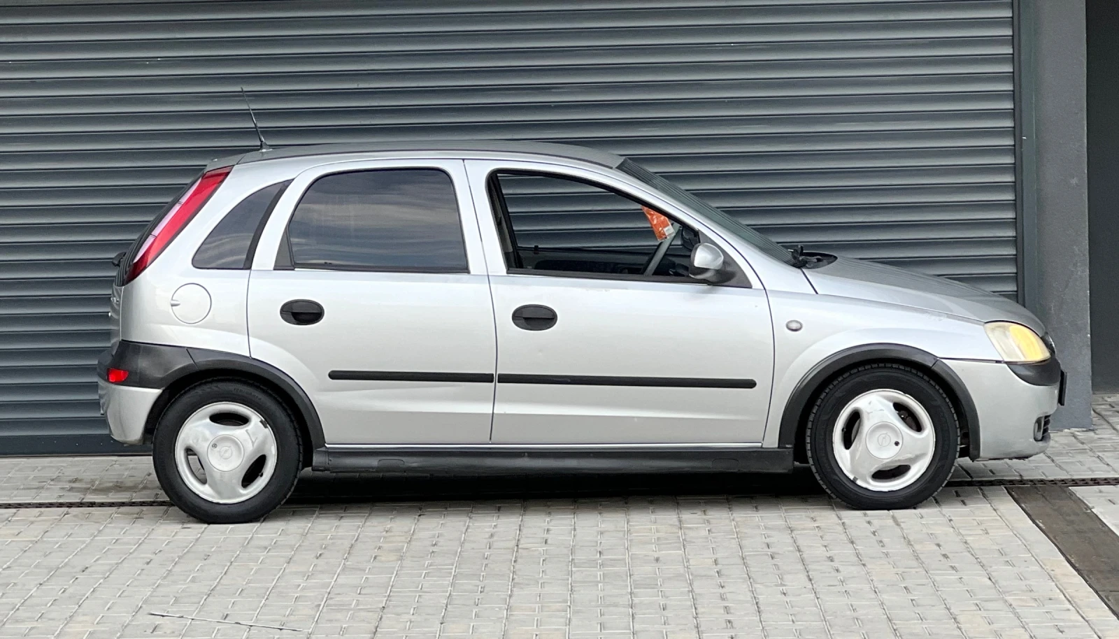 Opel Corsa 1.2i 75 к.с 2004г - изображение 7