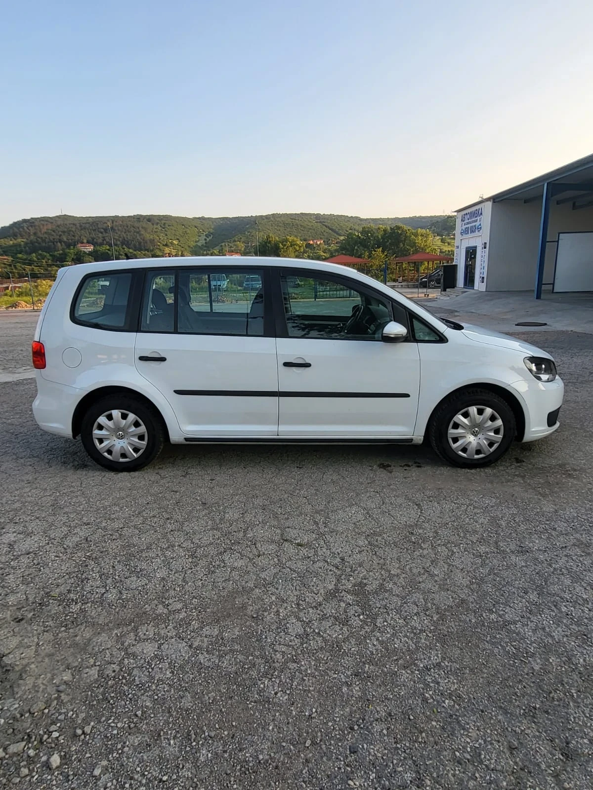 VW Touran 1.6tdi  - изображение 7