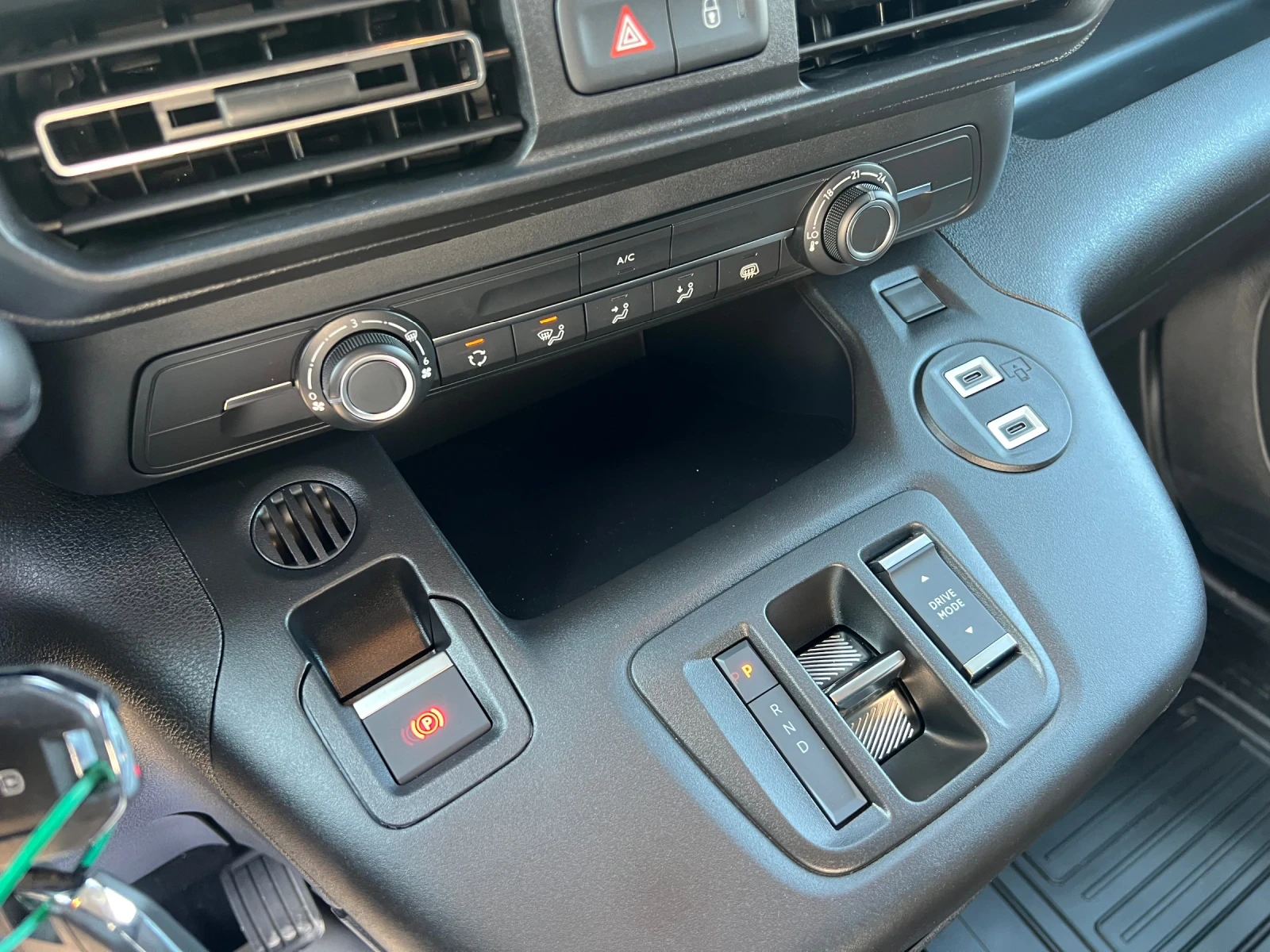 Toyota Proace City Full Electric L2 Comfort, снимка 15 - Автомобили и джипове - 53858149