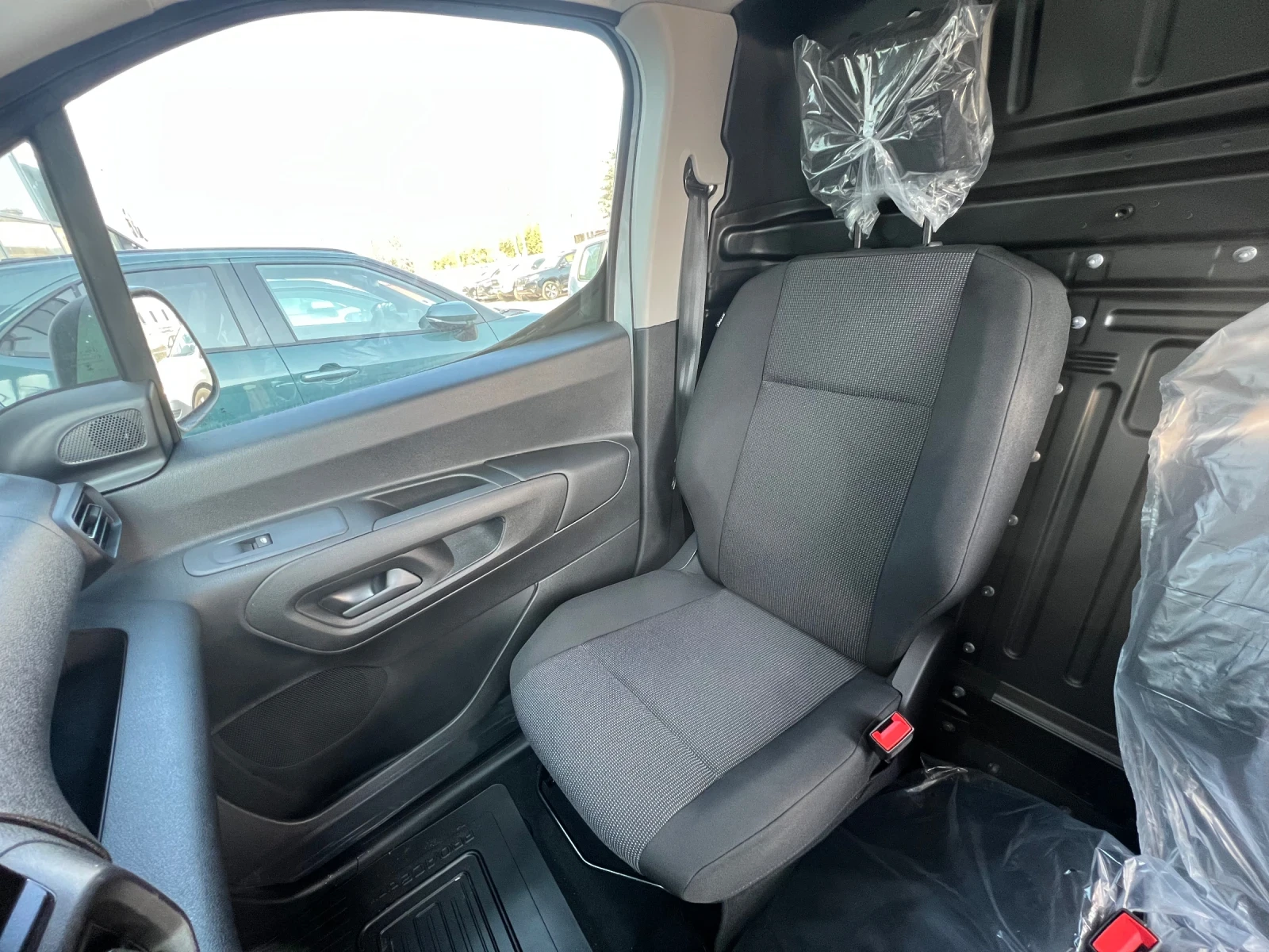 Toyota Proace City Full Electric L2 Comfort, снимка 16 - Автомобили и джипове - 53858149