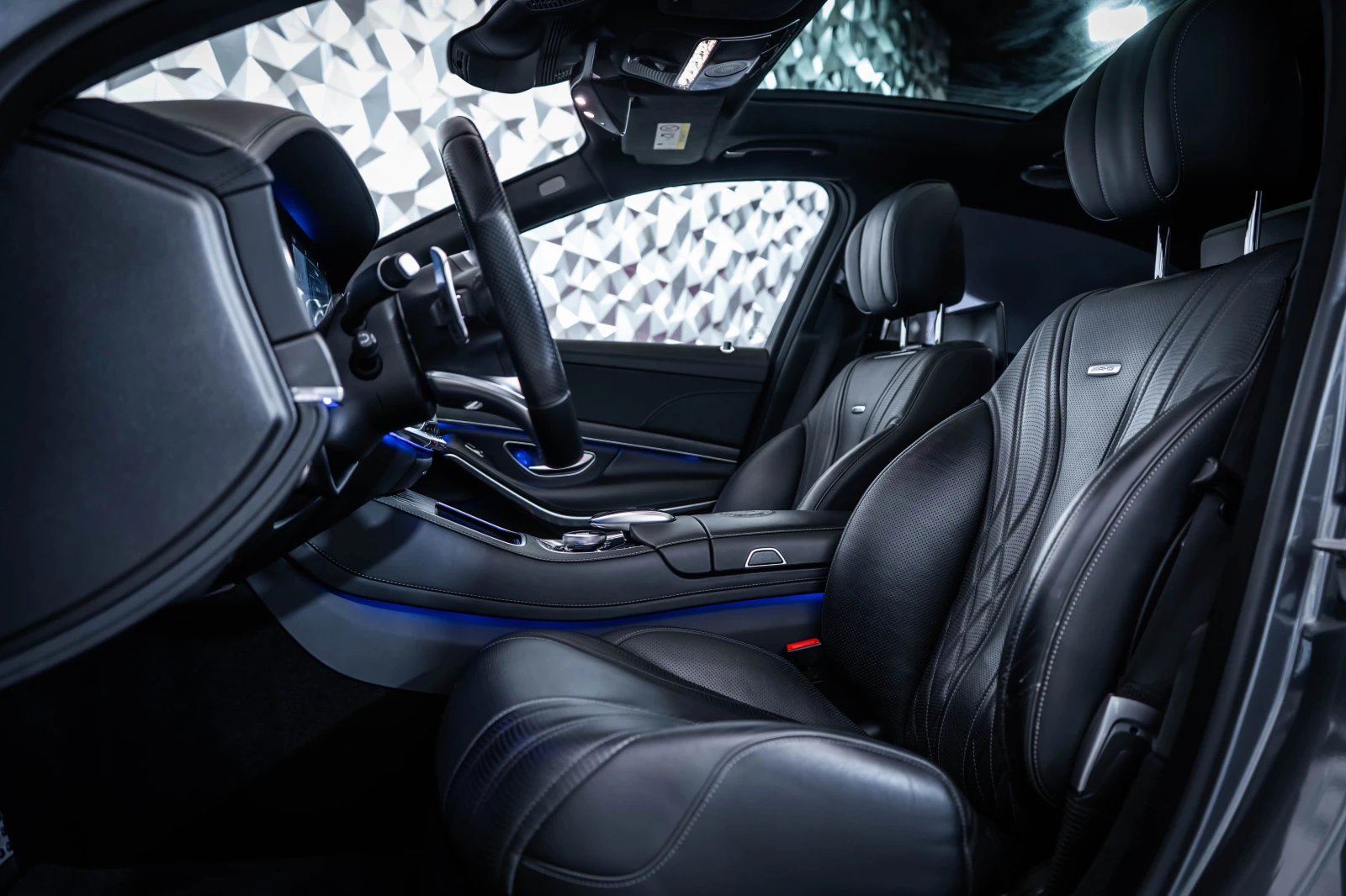 Mercedes-Benz S 63 AMG Carbon* Burmester* 360* TV, снимка 12 - Автомобили и джипове - 54067855