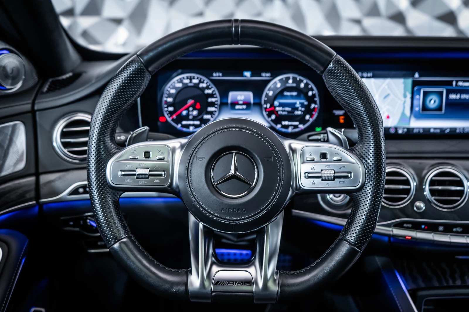 Mercedes-Benz S 63 AMG Carbon* Burmester* 360* TV, снимка 10 - Автомобили и джипове - 54067855