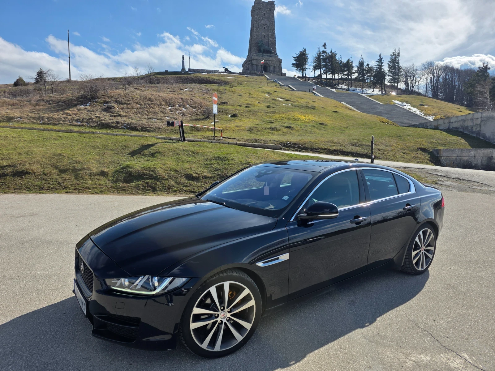 Jaguar XE 2.0d | Auto.bg — изображение 1
