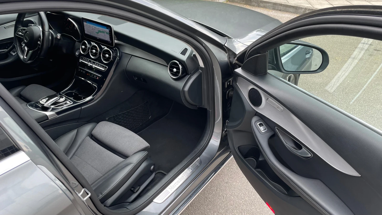 Mercedes-Benz C 220 4 matic/ 194 к.с/ EURO 6D/ , снимка 11 - Автомобили и джипове - 55001676