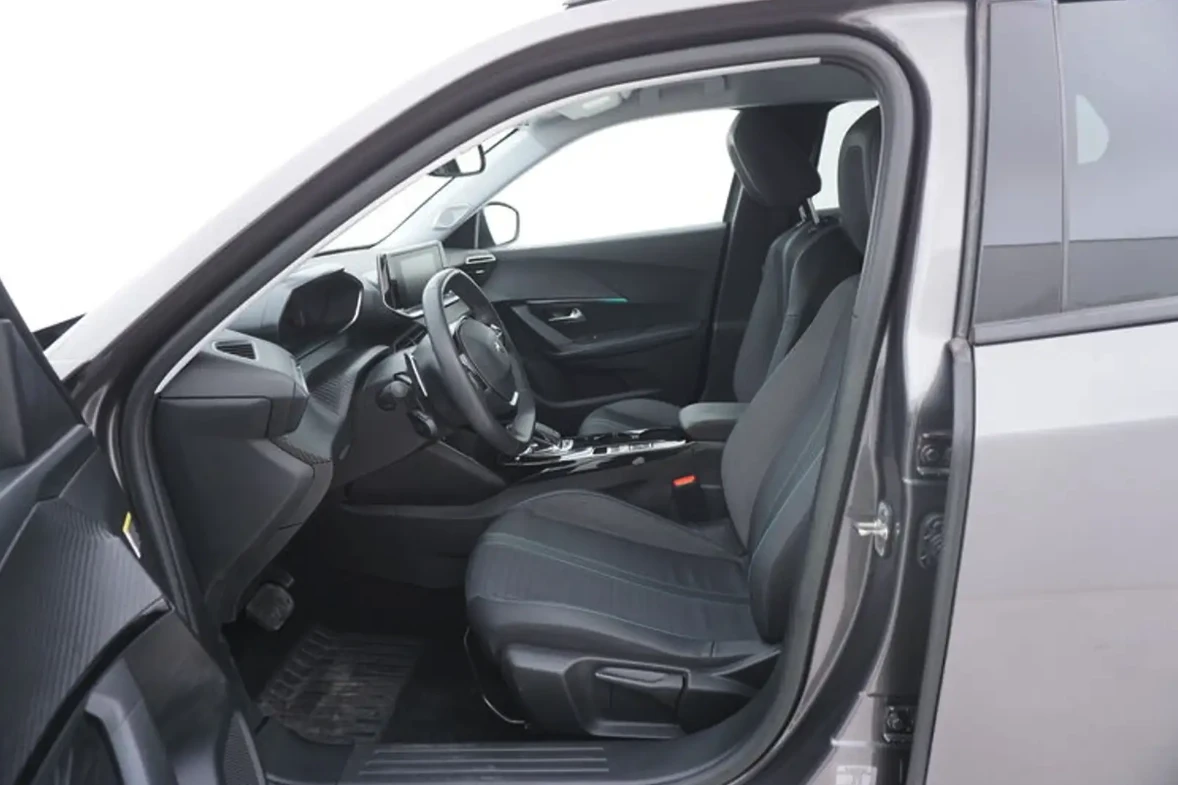 Peugeot 2008 Allure 1.5 131, снимка 10 - Автомобили и джипове - 55221860