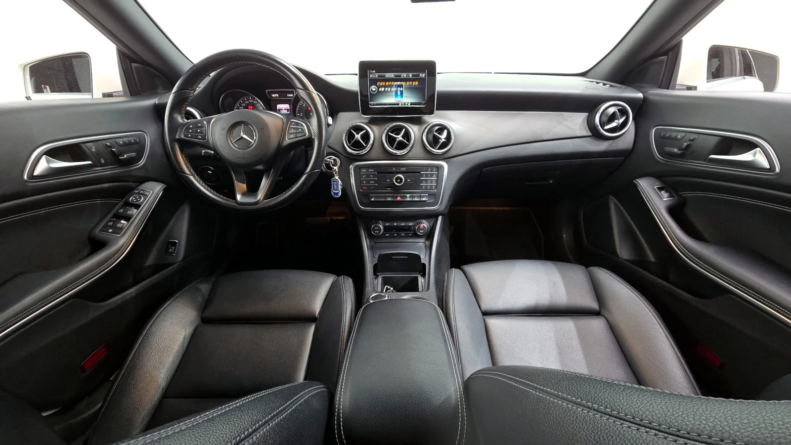 Mercedes-Benz CLA 220 BLUETEC 4MATIC * АВТОКРЕДИТ * ПРЕДСТАВИТЕЛСТВО, снимка 7 - Автомобили и джипове - 55377904