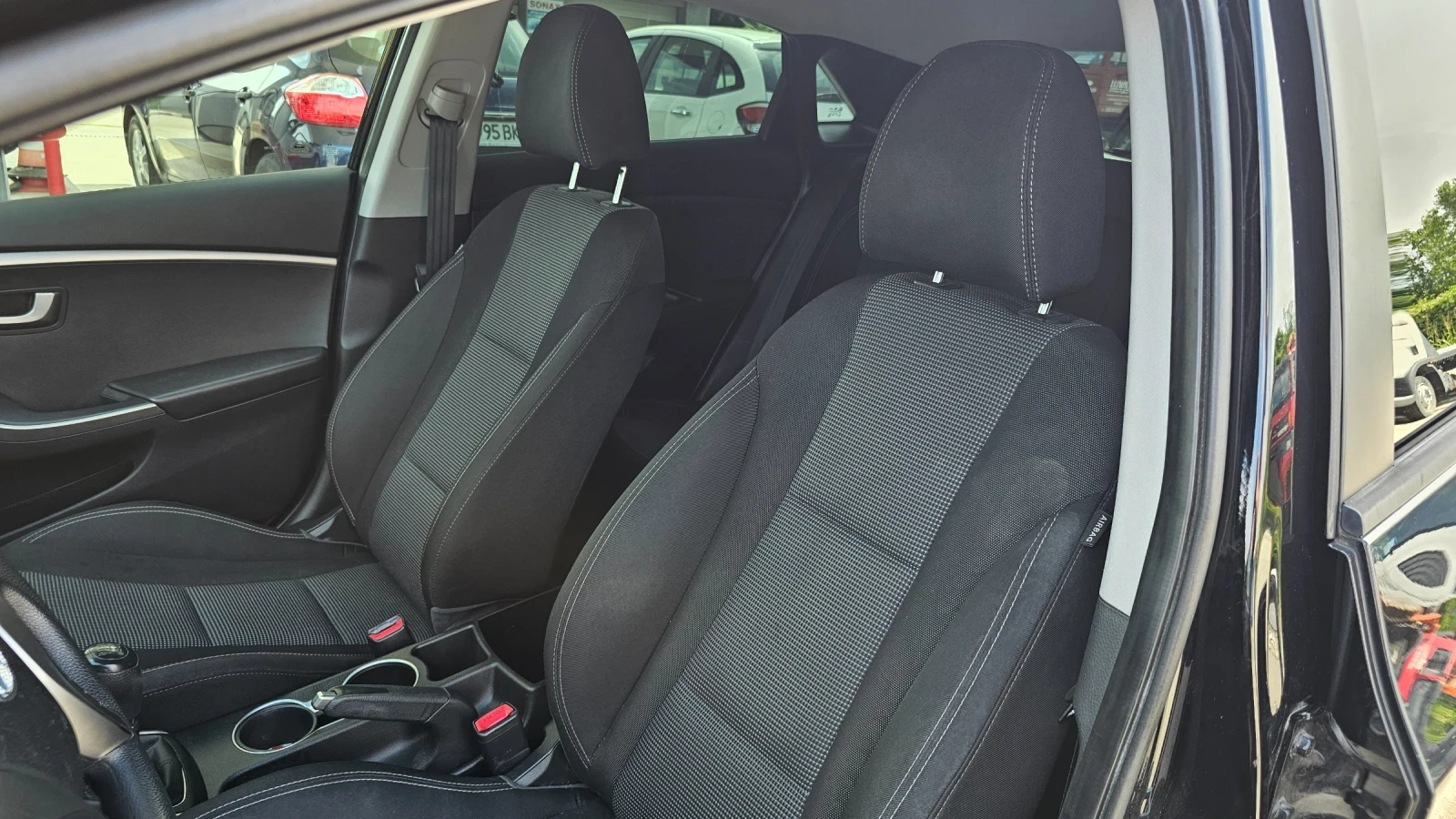 Hyundai I30, снимка 13 - Автомобили и джипове - 55435898