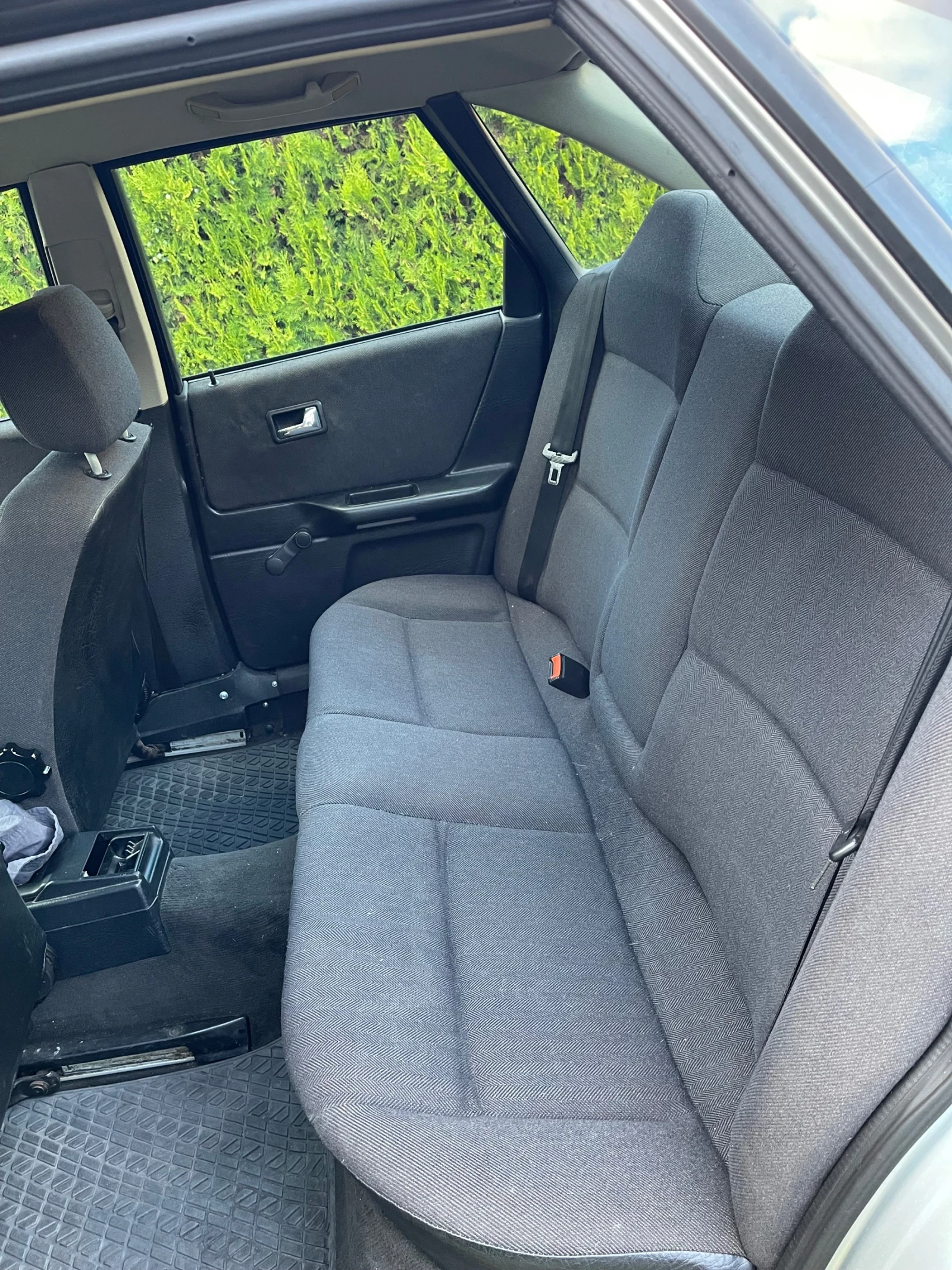 Audi 80 1.8s, снимка 11 - Автомобили и джипове - 55971502