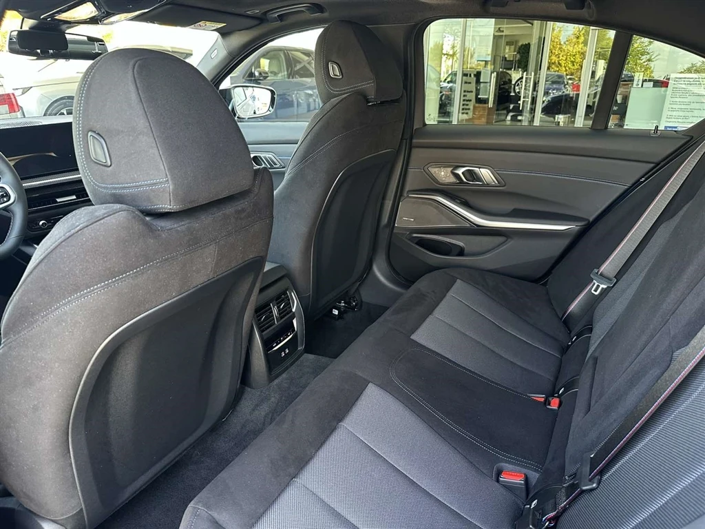 BMW 340 xDrive Sedan, снимка 9 - Автомобили и джипове - 56400030