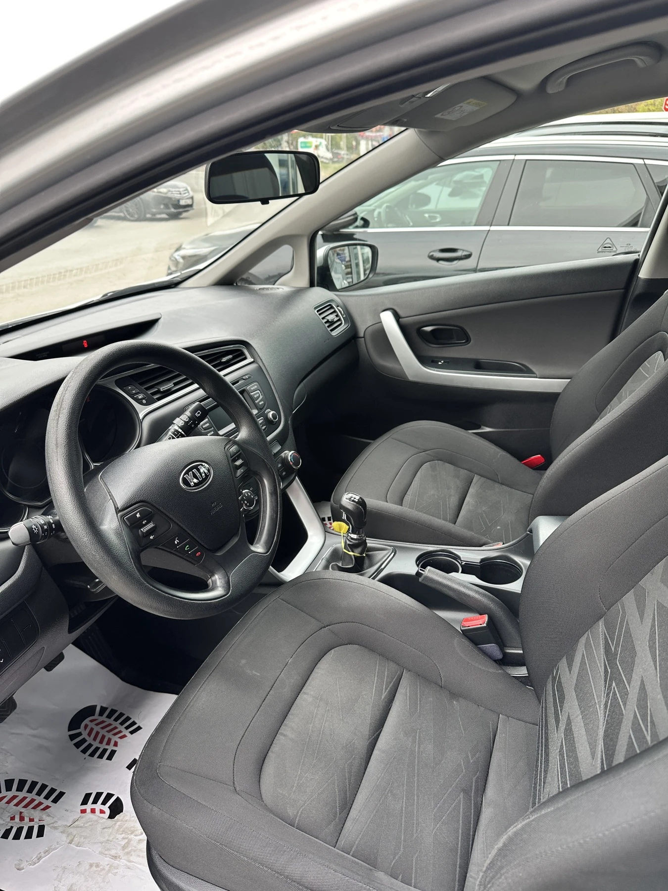 Kia Ceed, снимка 5 - Автомобили и джипове - 56542034