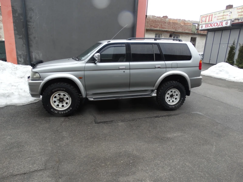 Mitsubishi Pajero sport 3.00 газ, снимка 8 - Автомобили и джипове - 49324621